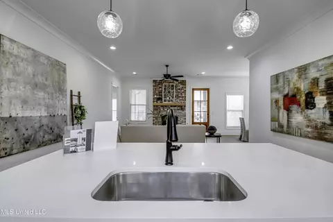 Kitchen - 1841 Freedom Ring Dr, Brandon, MS 39047 photo 3 of 7