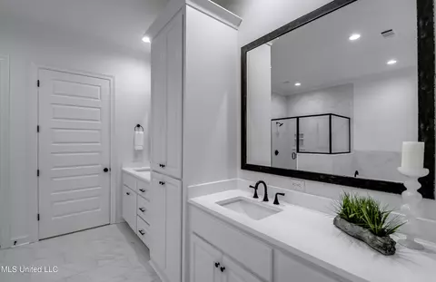 Bath - 1841 Freedom Ring Dr, Brandon, MS 39047 photo 7 of 7