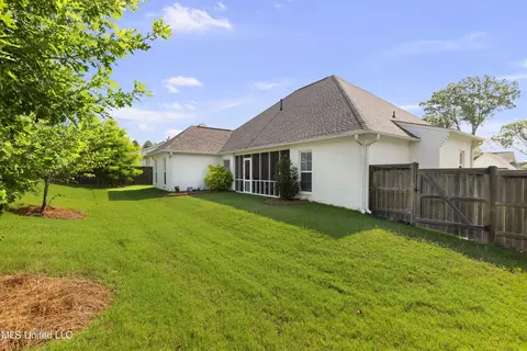 Exterior - 130 Hampton Ln, Madison, MS 39110 photo 9 of 11