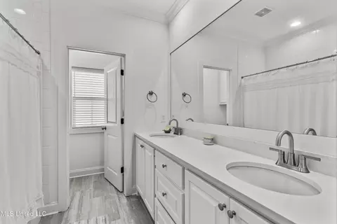 Bath - 130 Hampton Ln, Madison, MS 39110 photo 5 of 5