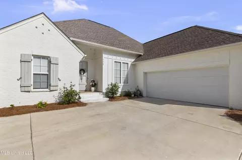Exterior - 130 Hampton Ln, Madison, MS 39110 photo 2 of 11