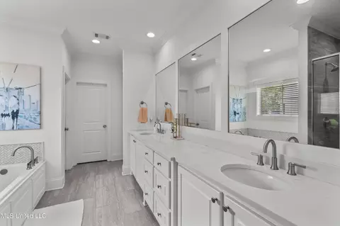 Bath - 130 Hampton Ln, Madison, MS 39110 photo 1 of 5