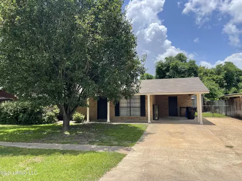 1102 Plum St, Vidalia, LA 71373