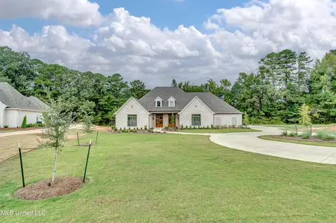 Exterior - 517 Central Cir, Flowood, MS 39232 photo 2 of 18
