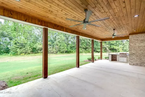 Exterior - 517 Central Cir, Flowood, MS 39232 photo 14 of 18