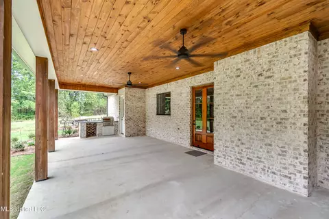 Exterior - 517 Central Cir, Flowood, MS 39232 photo 9 of 18