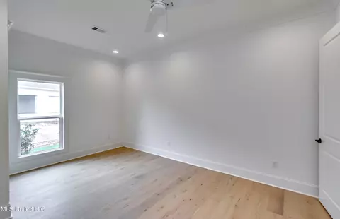 Bedroom - 517 Central Cir, Flowood, MS 39232 photo 8 of 15