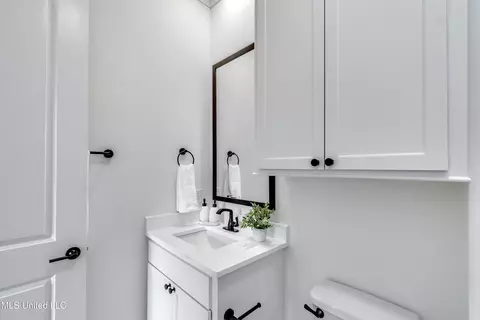 Bath - 517 Central Cir, Flowood, MS 39232 photo 5 of 11