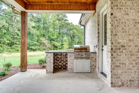 Exterior - 517 Central Cir, Flowood, MS 39232 photo 17 of 18