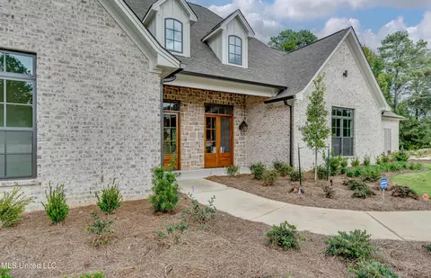 Exterior - 517 Central Cir, Flowood, MS 39232 photo 7 of 18