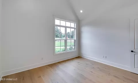Bedroom - 517 Central Cir, Flowood, MS 39232 photo 12 of 15