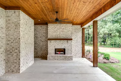 Exterior - 517 Central Cir, Flowood, MS 39232 photo 10 of 18