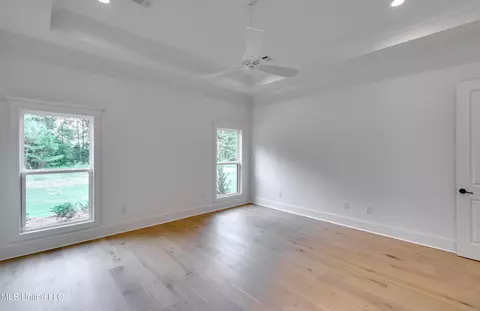 Bedroom - 517 Central Cir, Flowood, MS 39232 photo 10 of 15