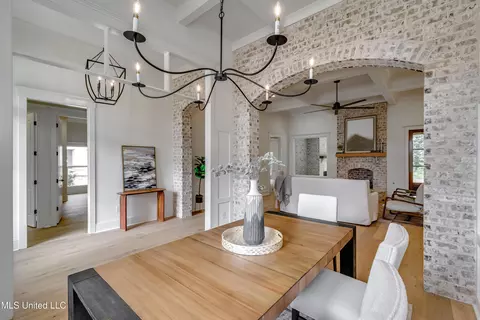 Dining - 517 Central Cir, Flowood, MS 39232 photo 4 of 4