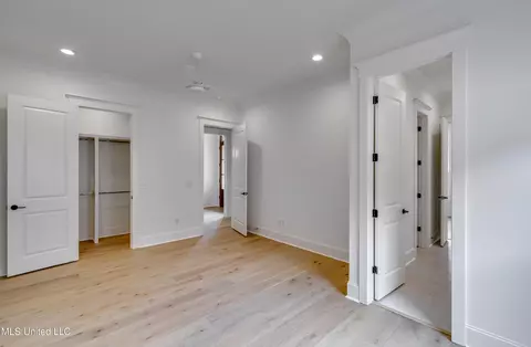 Bedroom - 517 Central Cir, Flowood, MS 39232 photo 6 of 15