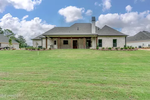 Exterior - 517 Central Cir, Flowood, MS 39232 photo 12 of 18