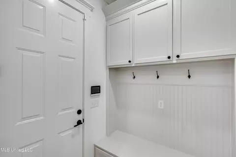 Entry Way - 517 Central Cir, Flowood, MS 39232 photo 1 of 3