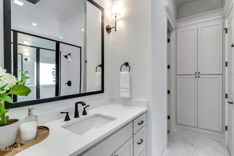 Bath - 517 Central Cir, Flowood, MS 39232 photo 3 of 11