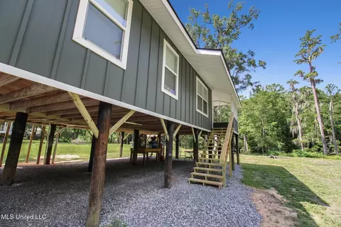 137 Hickory Ln, Lucedale, MS 39452 photo 3