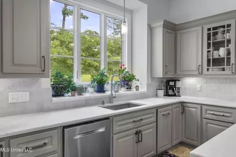 Kitchen - 115 Mcdill Cv, Madison, MS 39110 photo 4 of 8