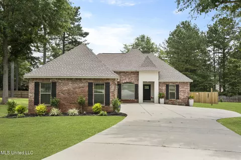 25 S Bridle Bnd, Hattiesburg, MS 39402