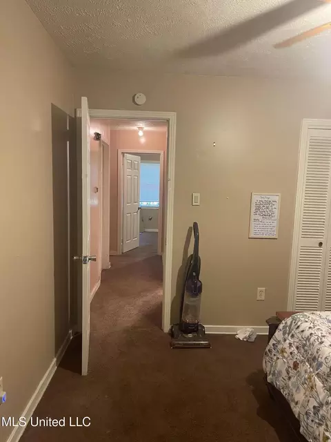Entry Way - 425 Derrick St, Jackson, MS 39203 photo 2 of 2