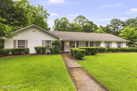 1940 Sheffield Dr, Jackson, MS 39211
