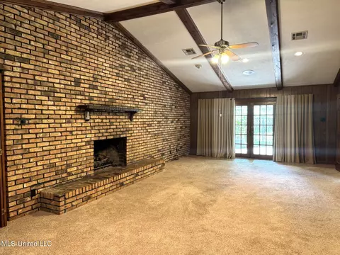 Living - 58 Melanie Rd, Natchez, MS 39120 photo 3 of 4