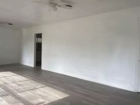 Living - 2938 Oak Forest Dr, Jackson, MS 39212 photo 2 of 5