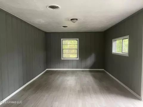 Living - 2938 Oak Forest Dr, Jackson, MS 39212 photo 4 of 5