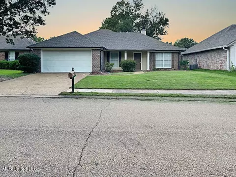 594 Acorn Ln, Brandon, MS 39047