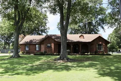 2440 E Church Rd, Southaven, MS 38671