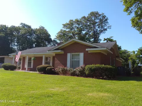 Exterior - 6 Morningside Dr, Indianola, MS 38751 photo 3 of 10