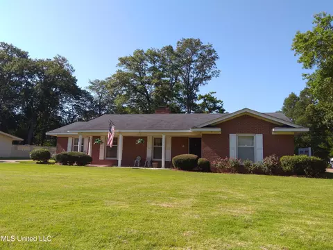 Exterior - 6 Morningside Dr, Indianola, MS 38751 photo 2 of 10