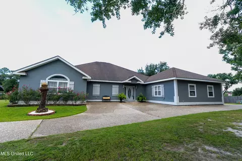 701 S Hill Ct, Biloxi, MS 39532