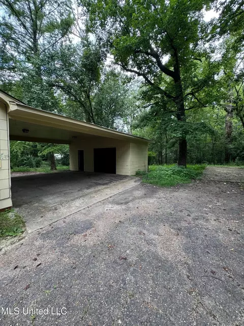 Exterior - 3115 Shirley Dr, Jackson, MS 39212 photo 1 of 3