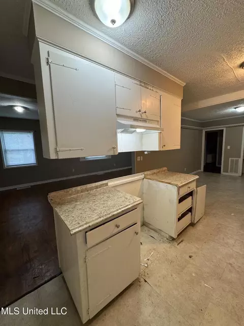 Kitchen - 3115 Shirley Dr, Jackson, MS 39212 photo 1 of 3