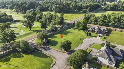 6056 E Fleur De Lis Cv, Olive Branch, MS 38654