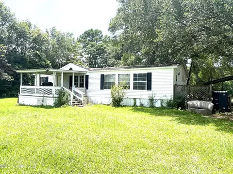 9 W Ridge Ln, Carriere, MS 39426