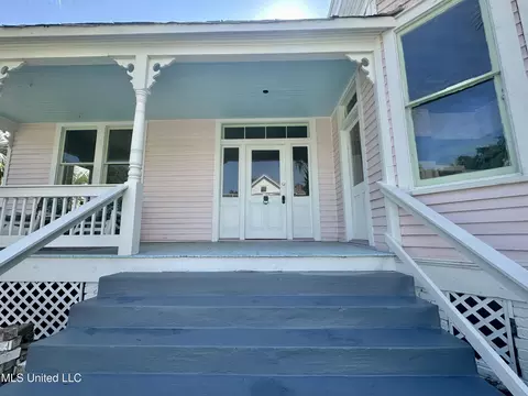 Exterior - 123 Morrison Ave, Biloxi, MS 39530 photo 2 of 4