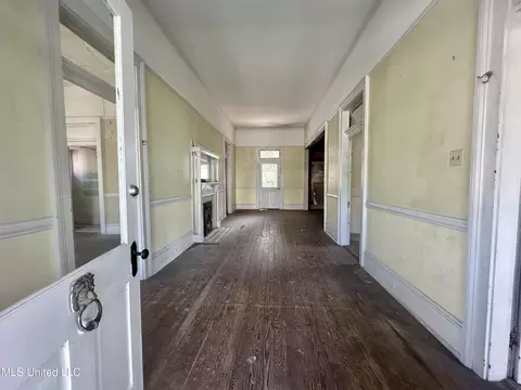 Entry Way - 123 Morrison Ave, Biloxi, MS 39530 photo 1 of 1