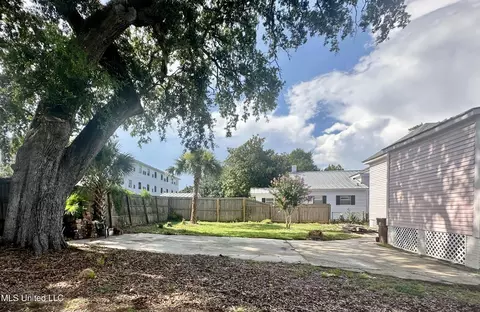 Exterior - 123 Morrison Ave, Biloxi, MS 39530 photo 3 of 4