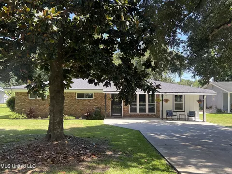 515 E Old Pass Rd, Long Beach, MS 39560