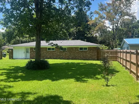 Exterior - 515 E Old Pass Rd, Long Beach, MS 39560 photo 3 of 4