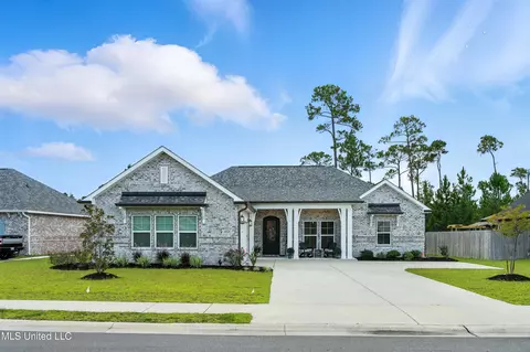 6828 Enclave Ln, Ocean Springs, MS 39564