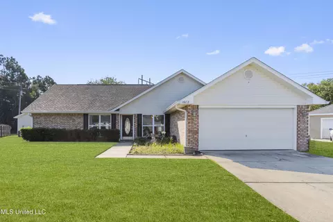 1602 Heather Ct, Ocean Springs, MS 39564