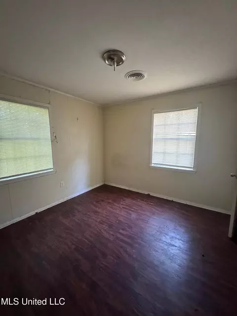 Bedroom - 2664 Glenn St, Jackson, MS 39204 photo 3 of 3