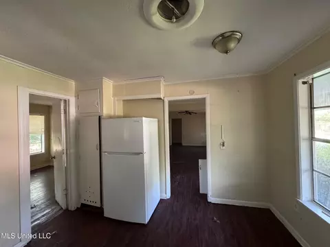 Entry Way - 2664 Glenn St, Jackson, MS 39204 photo 1 of 1