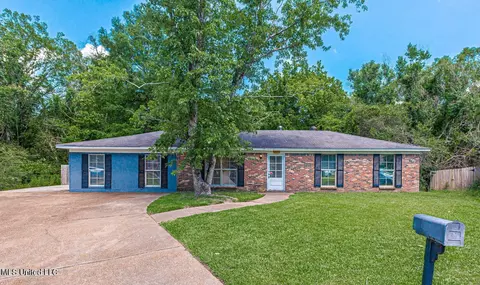 204 River Glenn St, Jackson, MS 39211 photo 1