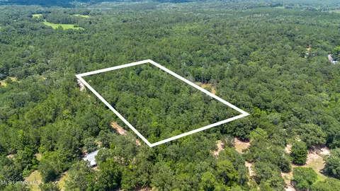1098 Rd 300, Kiln, MS 39556